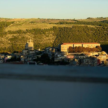 Terrazzo Su Ibla Hotel Ragusa Exterior photo